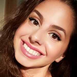 Meet your Posher, Nadia